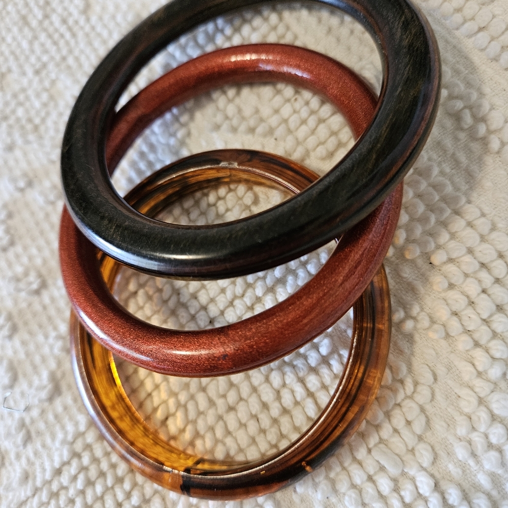Set of Three Bangles in Black, Red, and Brown - Picture 3 of 8